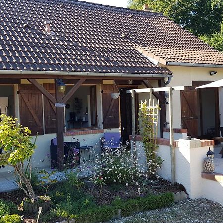 Le Cottage De Mae Seigy Eksteriør bilde