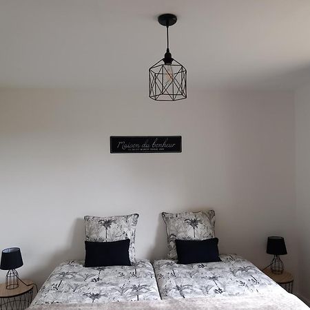 Le Cottage De Mae Seigy Eksteriør bilde